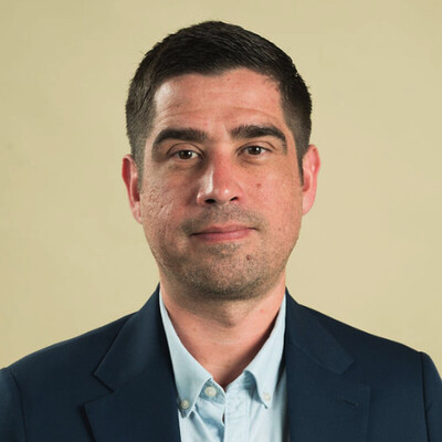 Portrait of Yotzin, career and professional development coach